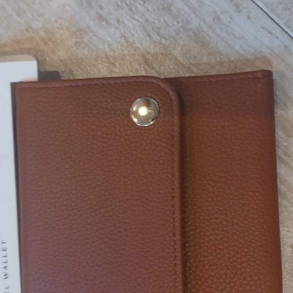 NWT Path Travel Wallet - Picture 2 of 7